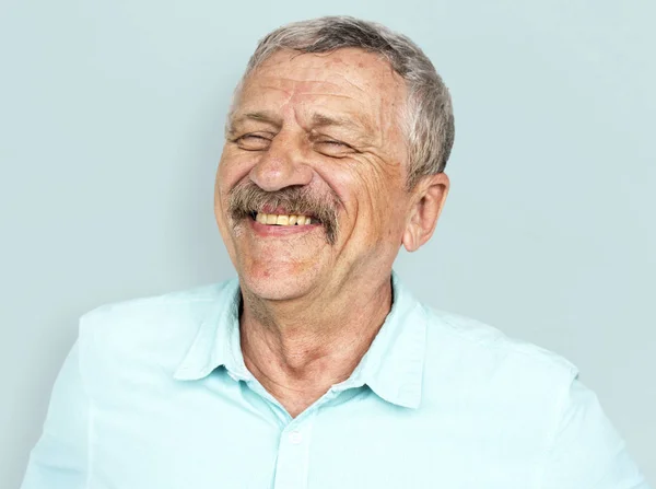 Człowiek z wąsem uśmiechający się — Zdjęcie stockowe