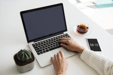 Çalışma alanı tablosu dizüstü bilgisayar