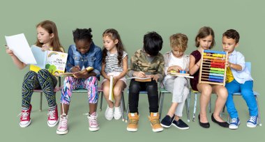 okul çocukları birlikte eğitim