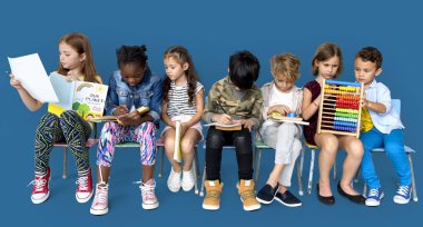 okul çocukları birlikte eğitim