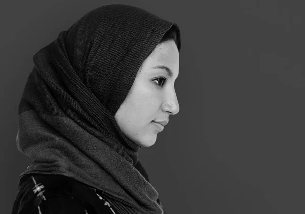 Muslim woman in studio — Stock Photo, Image