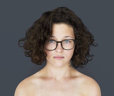 kadın çıplak omuz ile 