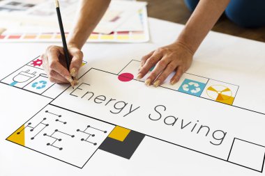 Kağıt afiş üzerinde yazma eller