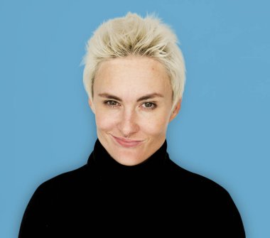 Güzel sarışın kadın.