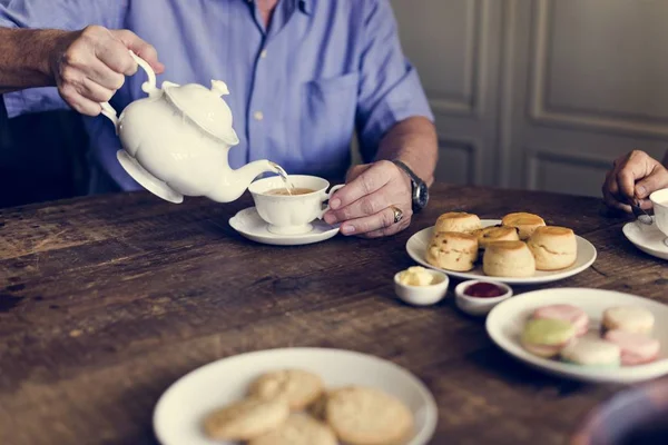 У пожилых людей перерыв на чай — стоковое фото