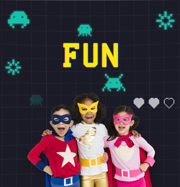 Niños con disfraces de superhéroes —  Fotos de Stock