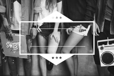 insanlar birlikte ayakta