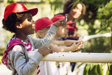 küçük öğrenciler botanik öğrenme