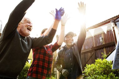  insanlar birlikte üzerinde arka bahçe