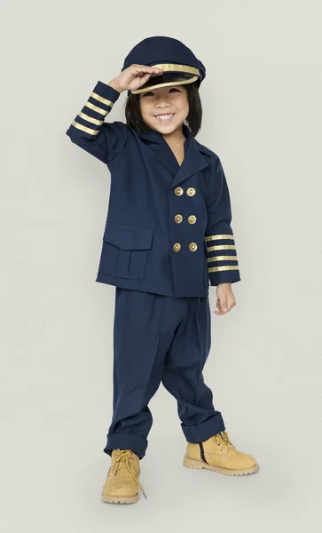 Маленький хлопчик у пілотному костюмі — стокове фото