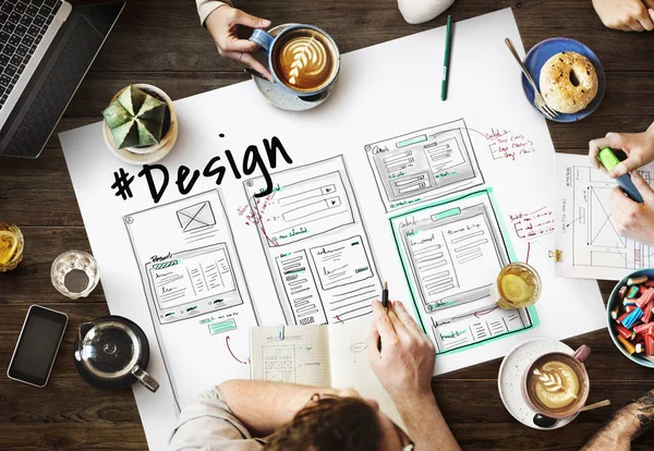 insanlar masada beyin fırtınası