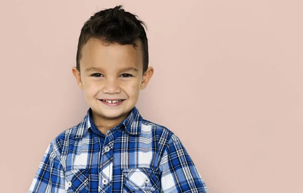 Bedårande leende pojke — Stockfoto
