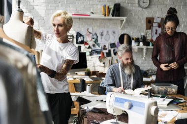 insanlar moda tasarımcısı atölye