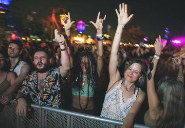 arkadaşlar tatil dans etkinlik eğlence