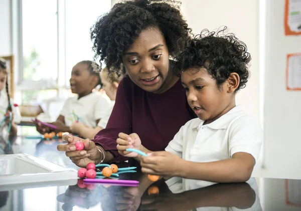 Vorschulkinder im Unterricht — Stockfoto