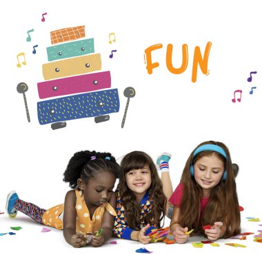 mutlu çok ırklı çocuklar