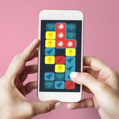 Cep telefonu holding insan eller