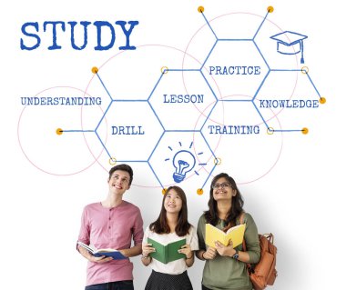 Kitaplar çok kültürlü öğrencilerle gülümseyen