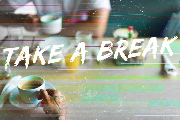 Pessoas fazendo coffee break no café — Fotografia de Stock