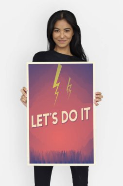 kadın holding tasarlamak