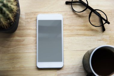 cep telefonu ve gözlük