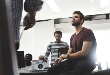 Başlangıç iş takım beyin fırtınası 