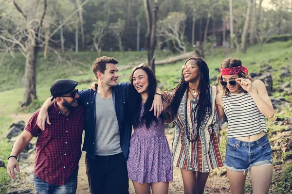 Freunde haben Spaß zusammen — Stockfoto