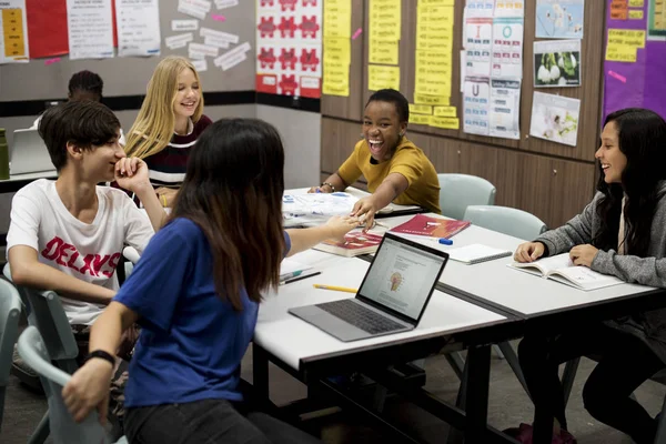 High school students at lesson — Stock Photo, Image