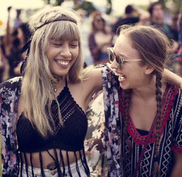 Amis événements amusants danse vacances — Photo