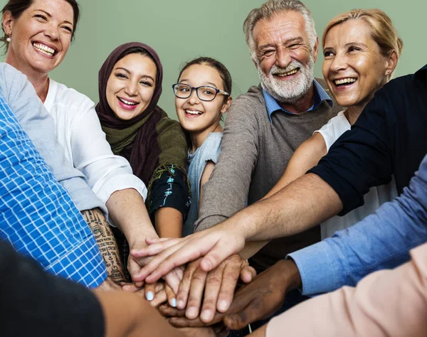 Gruppo di persone diverse — Foto Stock