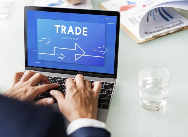 Business man working with laptop — Stock Photo, Image