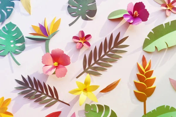 Tropische Papierblumen — Stockfoto