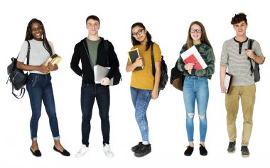 Stüdyoda genç öğrenciler 