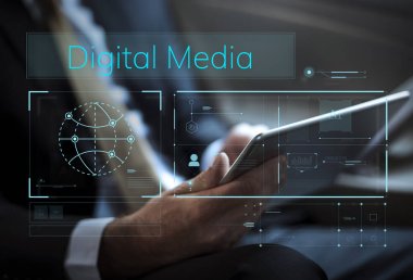 İşadamı tarama dijital tablet