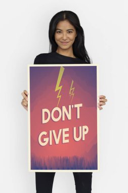 kadın holding tasarlamak