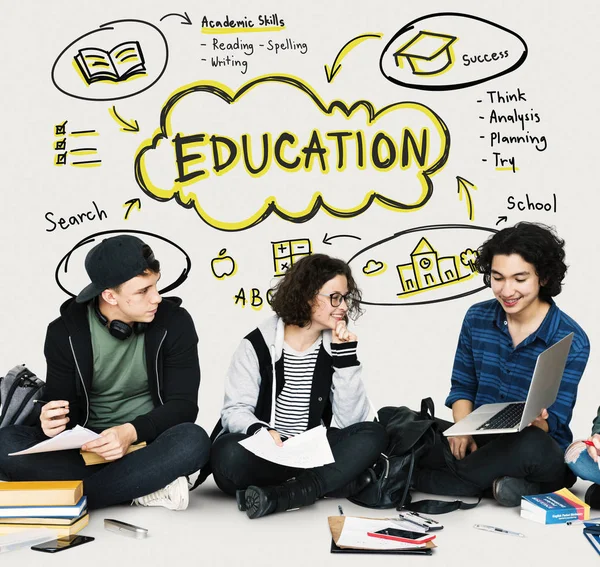 Öğrenciler birlikte öğrenme 