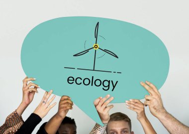 konuşma balonu tutan insanlar 