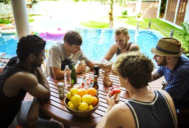 Jenga oynamayı arkadaşlar