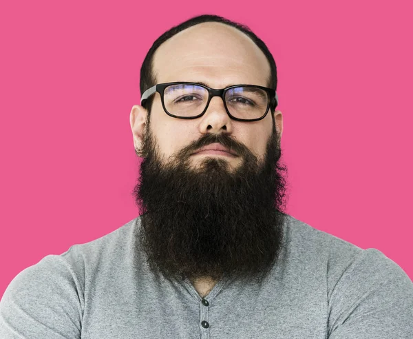 Homme barbu portant des lunettes — Photo