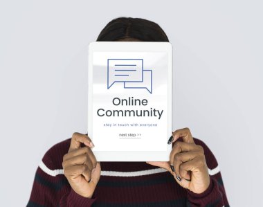 Dijital tablet kapsayan yüz