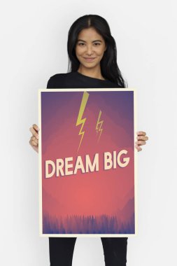 kadın holding tasarlamak