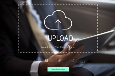 İşadamı tarama dijital tablet