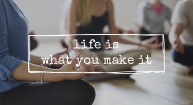 Yoga, meditasyon yapan insanlar