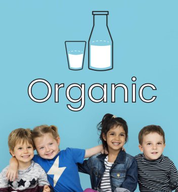 Çeşitlilik çocuk gülümseyen