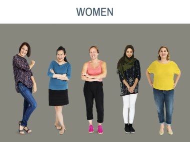 Kızlar bir satırda daimi  