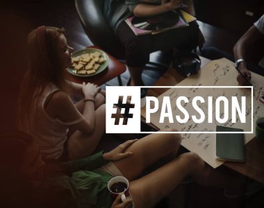 masada oturan çeşitlilik arkadaşlar