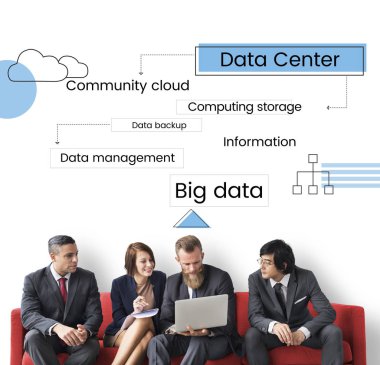 İş adamları birlikte çalışıyor. 