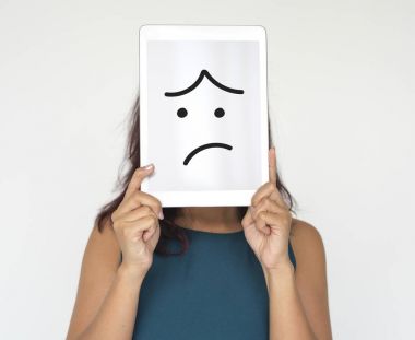 kişi holding dijital tablet 