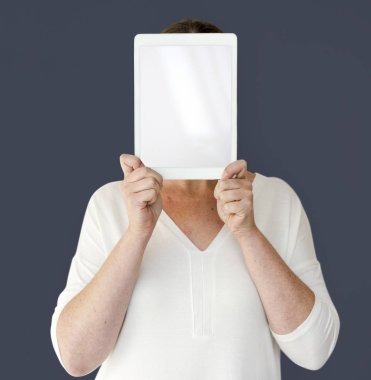 kadın kapsayan yüz 