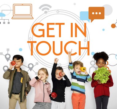 Sebze ile küçük çocuk